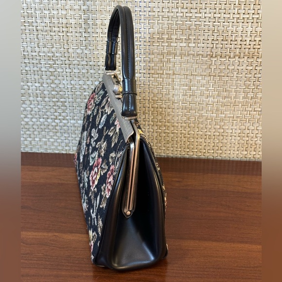 🌟HP🌟VTG 1950s Black Floral Tapestry Carpet Bag Top Handle Handbag by Dover USA - Picture 5 of 16